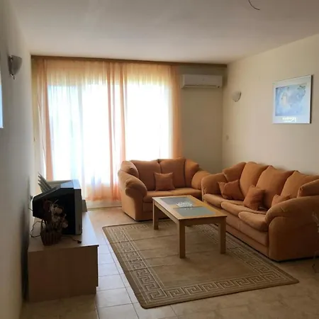 Coral корал бийч Apartament *