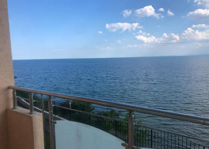 Coral корал бийч